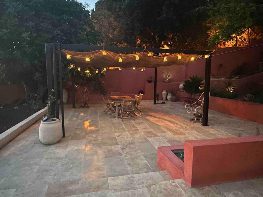 Sous Le « Figuier » Cornillon-Confoux Exterior foto
